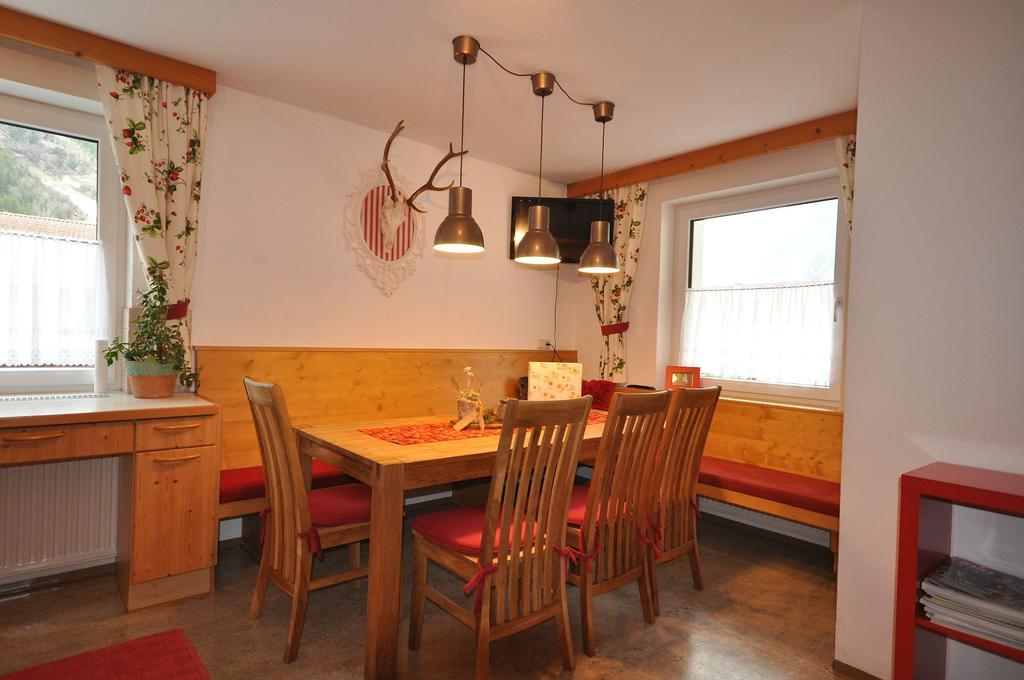 Ferienwohnung Haus Alpenglück Kaunertal Exterior foto