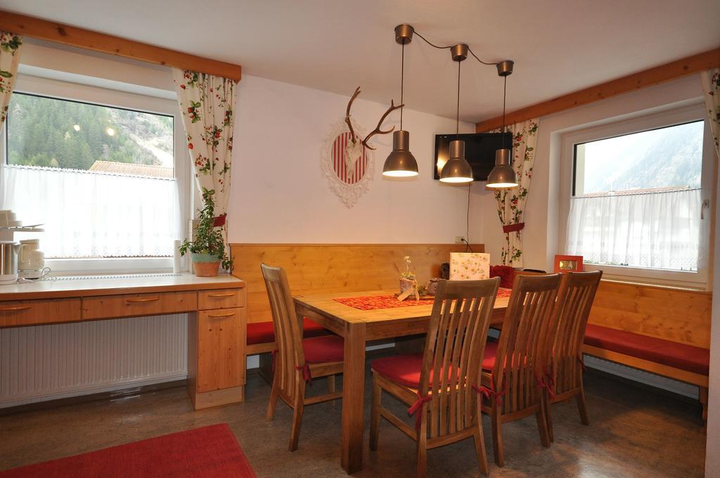 Ferienwohnung Haus Alpenglück Kaunertal Exterior foto